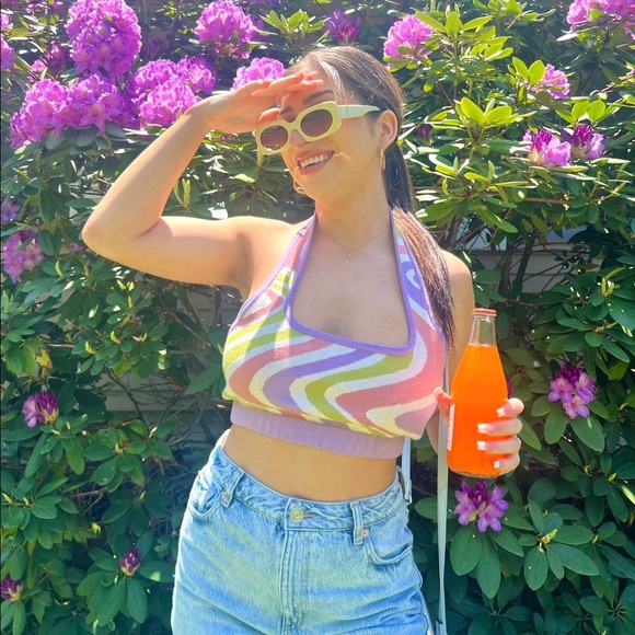 Don’t stare too hard crop top - Picture 1 of 2